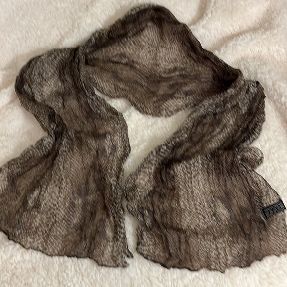 Brown leopard print scarf - Picture 3 of 6